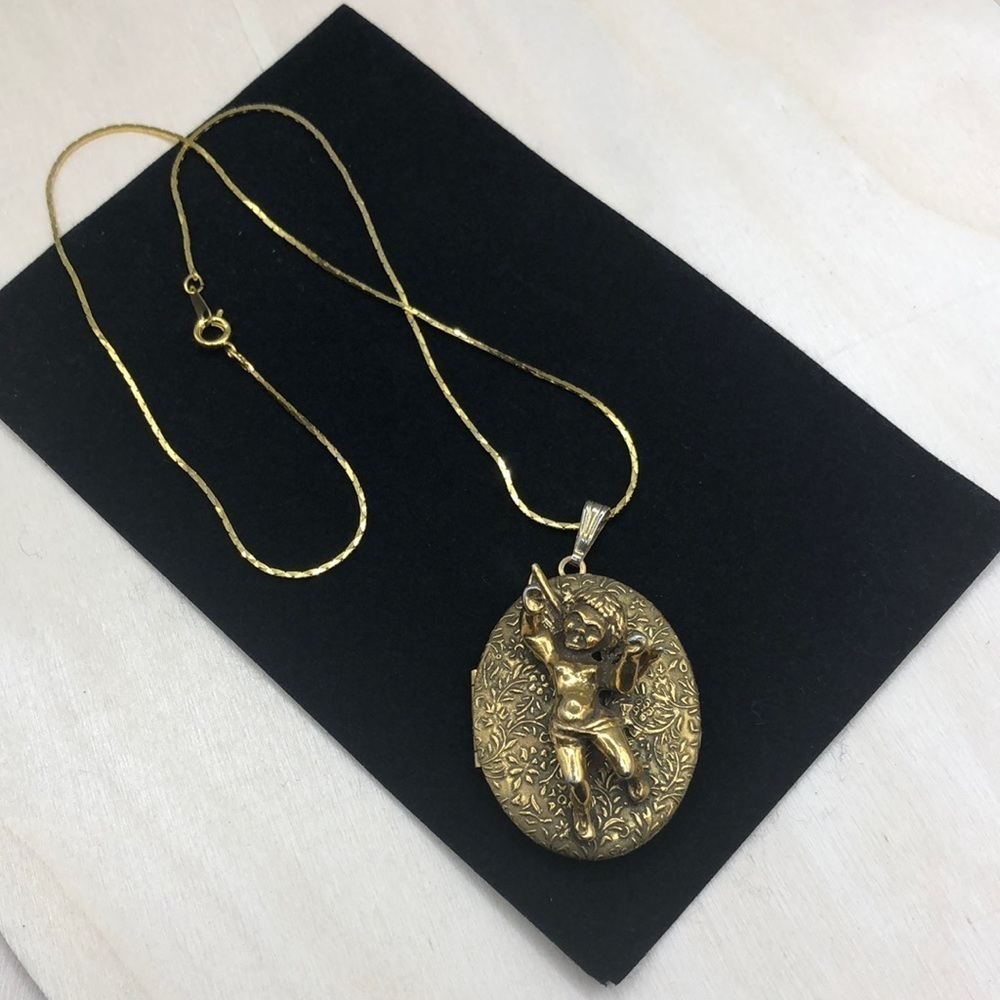 Vintage cherub angel 3d locket pendant chain necklace antique look Victorian rev
